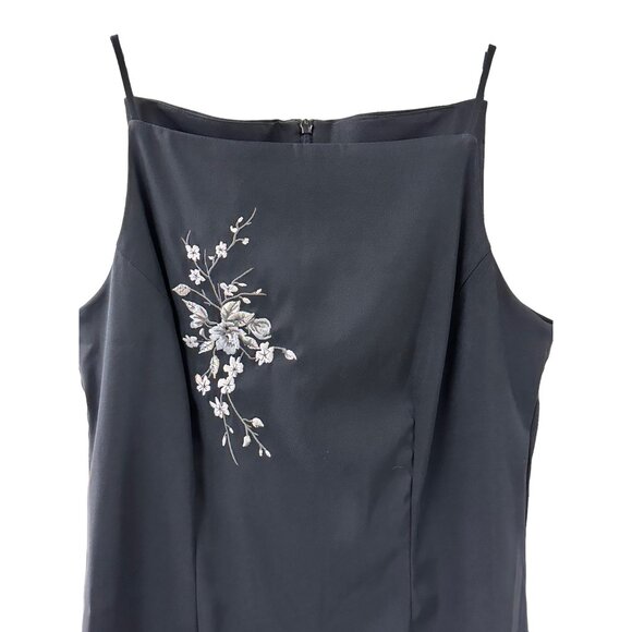 ✌️ 2/$40 ✌️Black Cocktail Sleeveless Dress with Embroidered Silver Flowers sz 10 - Picture 3 of 6